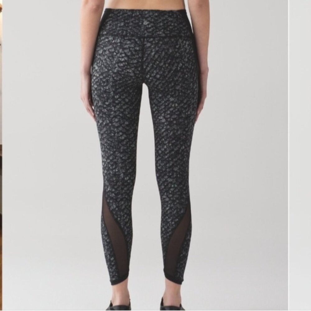 Lululemon Featherlight Tight Iridescent Multi Black / Black